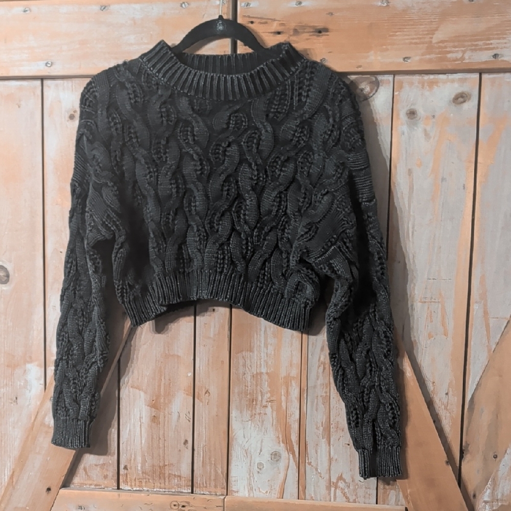 Hyfve Crop Sweater.   Small